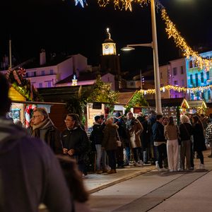 Les Chalets de Noël sur le port