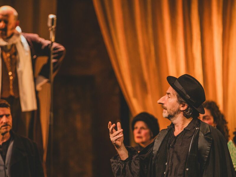 Théâtre : Cyrano de bergerac avec anne kessler et edouard baer