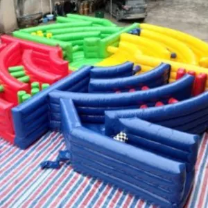 Avril en Famille: Le labyrinthe géant