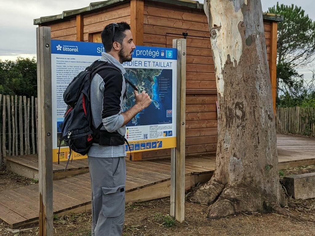Point Rencontre avec un garde du littoral : Régénération d&rsquo;un site naturel incendié, l&rsquo;exemple du Cap Lardier