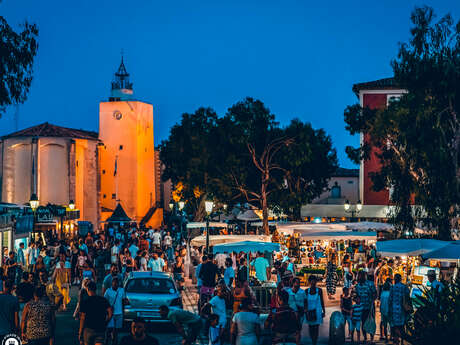 Marché artisanal nocturne Port  