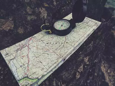 Courses d&rsquo;orientation dans le village de Grimaud