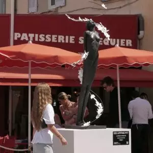 Exposition de sculptures monumentales – « La force de la douceur : cinq femmes sculptent le bonheur intérieur à travers le bronze »