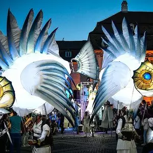 Spectacle de rue « ABYSSES, l’odyssée des mers » par de la Cie Remue-Ménage
