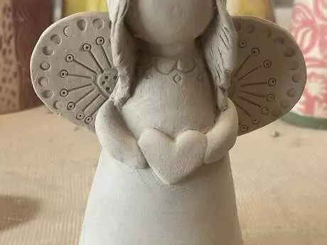 Atelier modelage : anges et lutins pour un noël scintillant